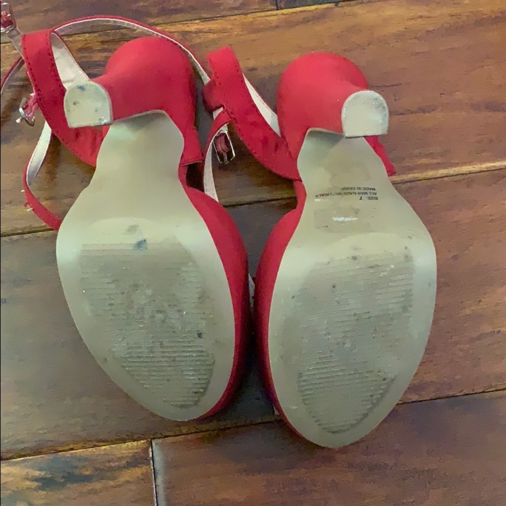 High heels - Picture 2 of 3